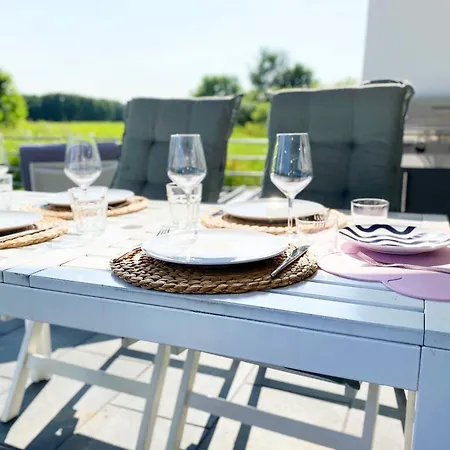 Mimibeach Mit Umzaeuntem Grundstueck *