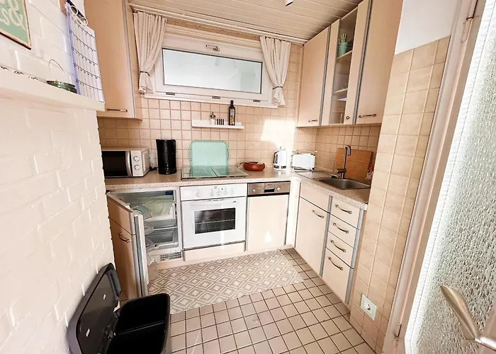 Mimibeach Mit Umzaeuntem Grundstueck Vakantiehuis